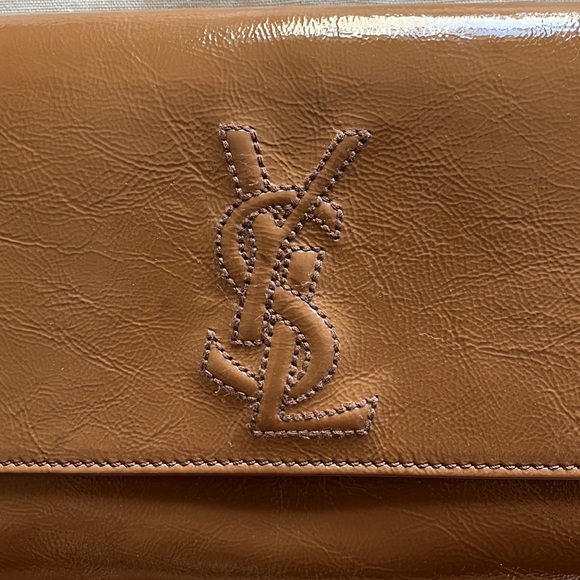 Saint Laurent Beige Patent Leather Belle De Jour Flap Clutch - Picture 2 of 5